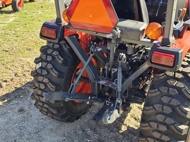 Image of Kubota LX2620 equipment image 3