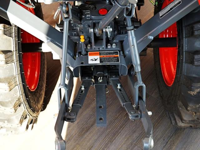 Image of Kubota LX2620 equipment image 3