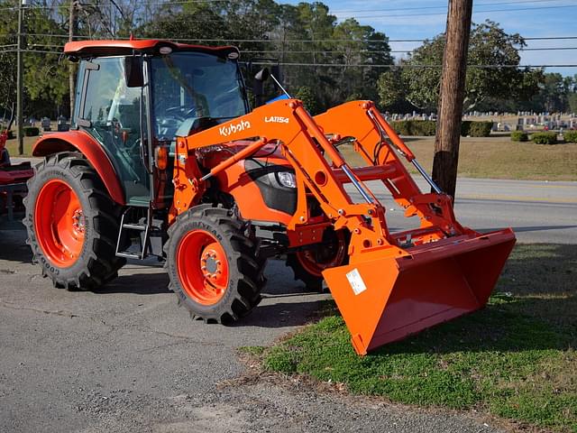 Image of Kubota M4D-071 equipment image 1