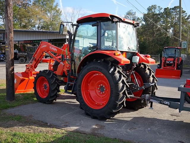 Image of Kubota M4D-071 equipment image 3