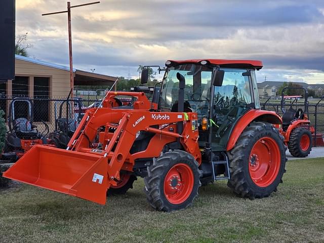 Image of Kubota M4D-071 equipment image 1