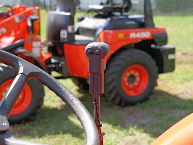 Image of Kubota M5660SU equipment image 3
