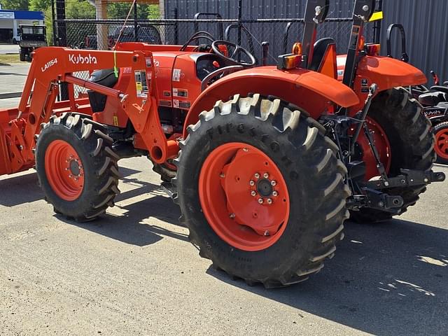 Image of Kubota M5660SUHD equipment image 3