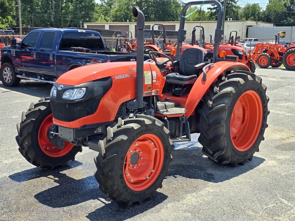 Main image Kubota M6060