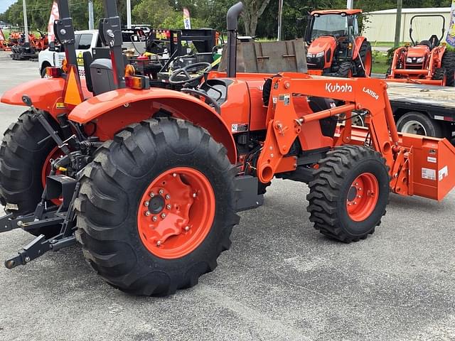 Image of Kubota M7060 equipment image 2