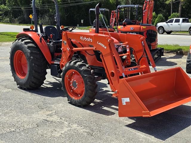 Image of Kubota M7060 equipment image 1