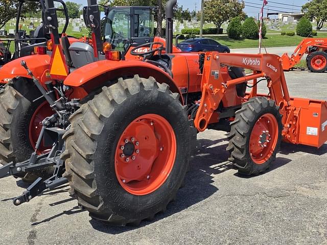 Image of Kubota M7060 equipment image 2