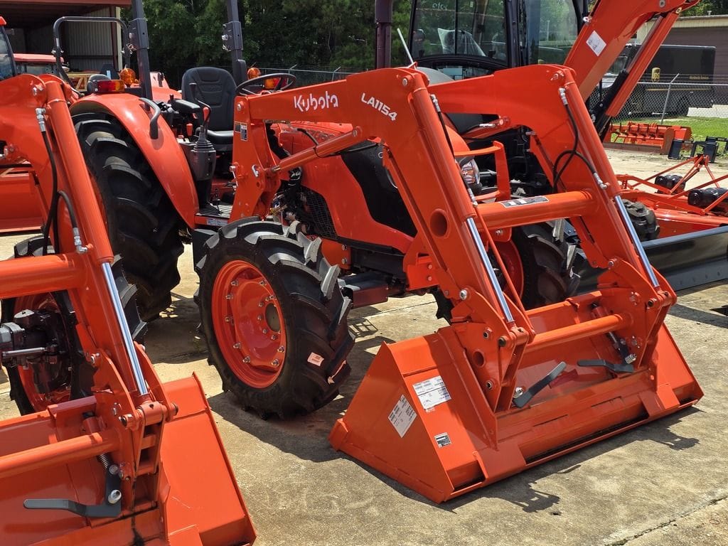 2024 Kubota M7060 Equipment Image0