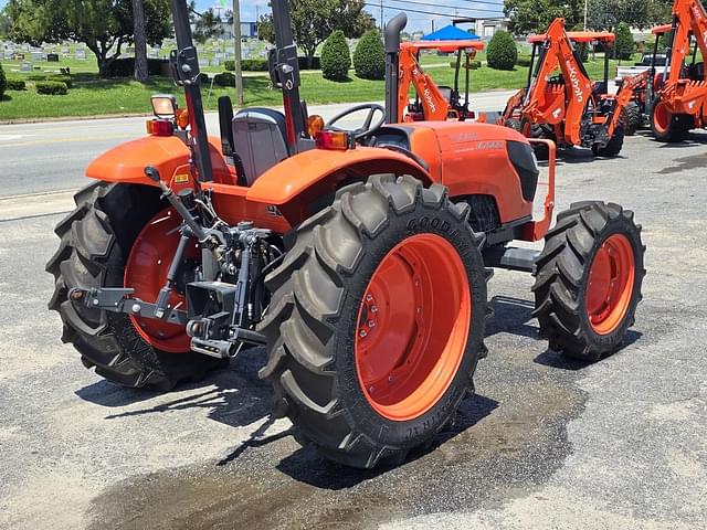 Image of Kubota M7060 equipment image 2