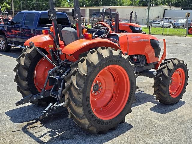 Image of Kubota M7060 equipment image 2