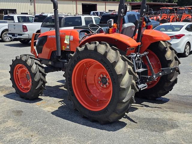 Image of Kubota M7060 equipment image 3