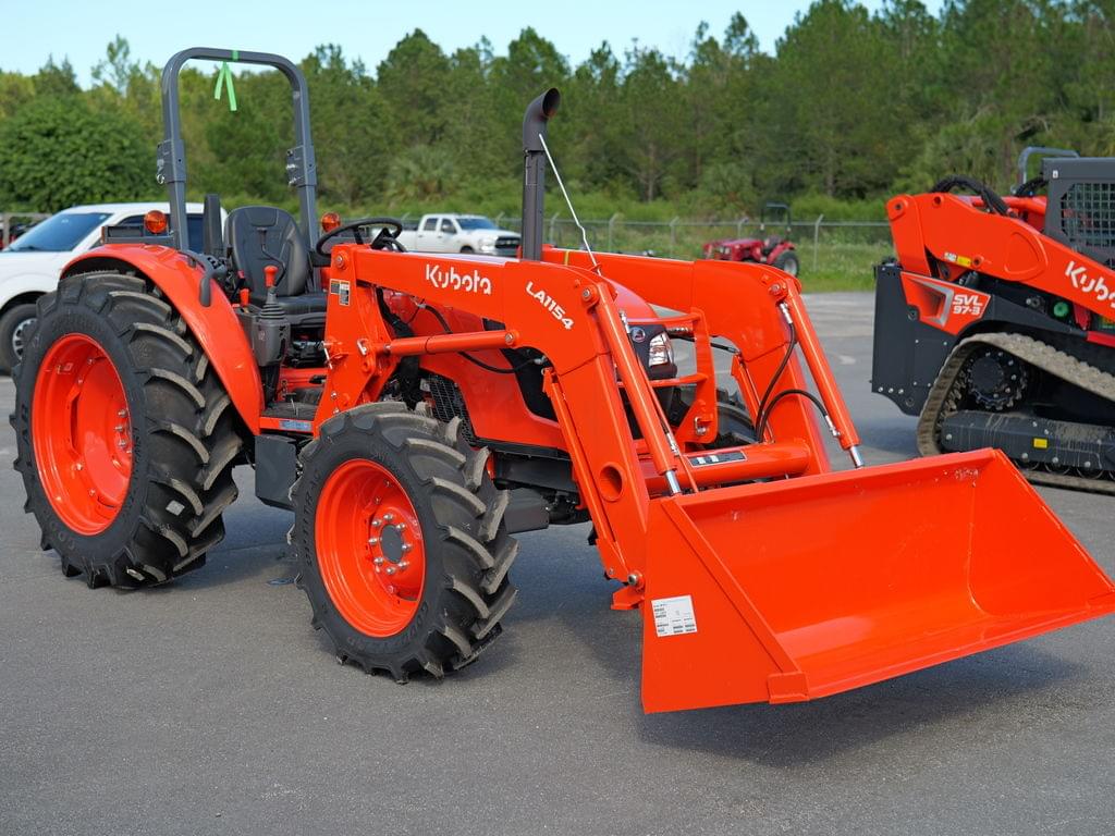 Image of Kubota M7060 Primary image