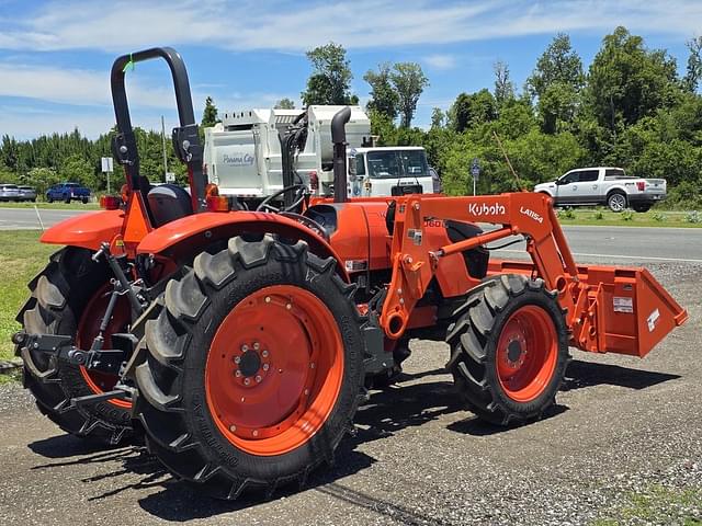 Image of Kubota M7060 equipment image 2