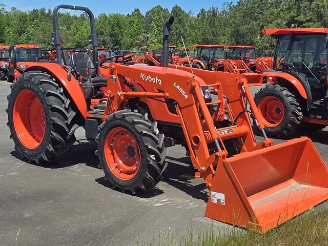 Image of Kubota M7060 equipment image 1