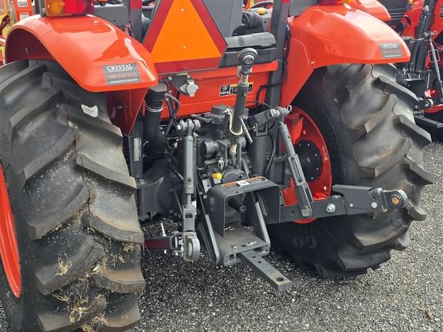 Image of Kubota M7060 equipment image 3