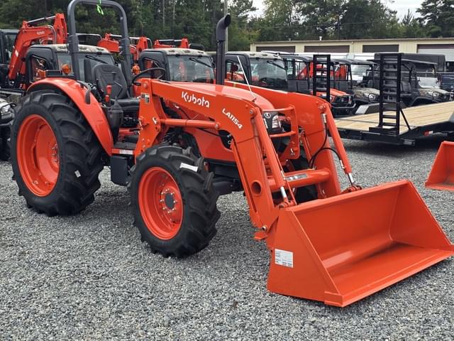 Image of Kubota M7060 equipment image 1
