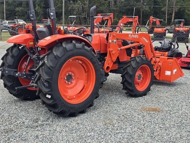 Image of Kubota M7060 equipment image 2
