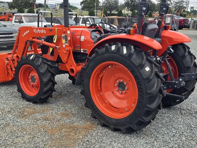 Image of Kubota M7060 equipment image 3