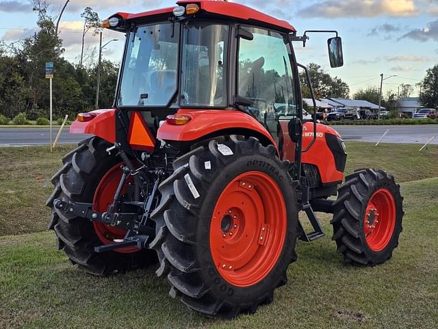 Image of Kubota M7060 equipment image 2