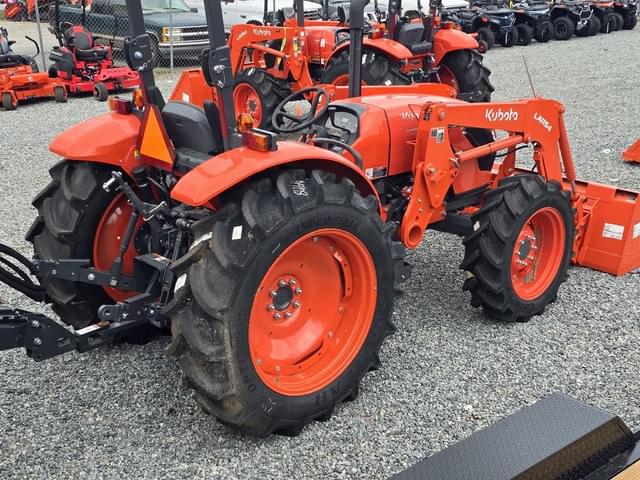 Image of Kubota M7060 equipment image 2
