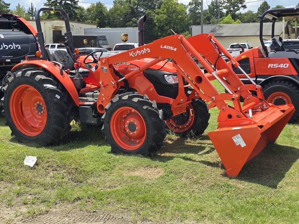 2024 Kubota M7060 Equipment Image0