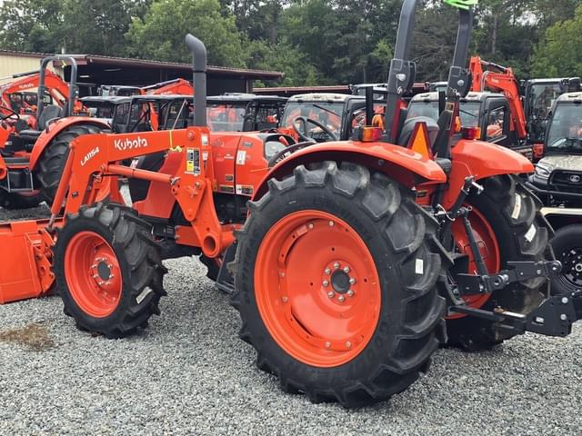 Image of Kubota M7060 equipment image 3