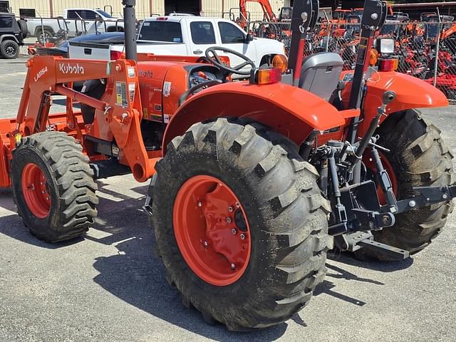Image of Kubota M7060 equipment image 3