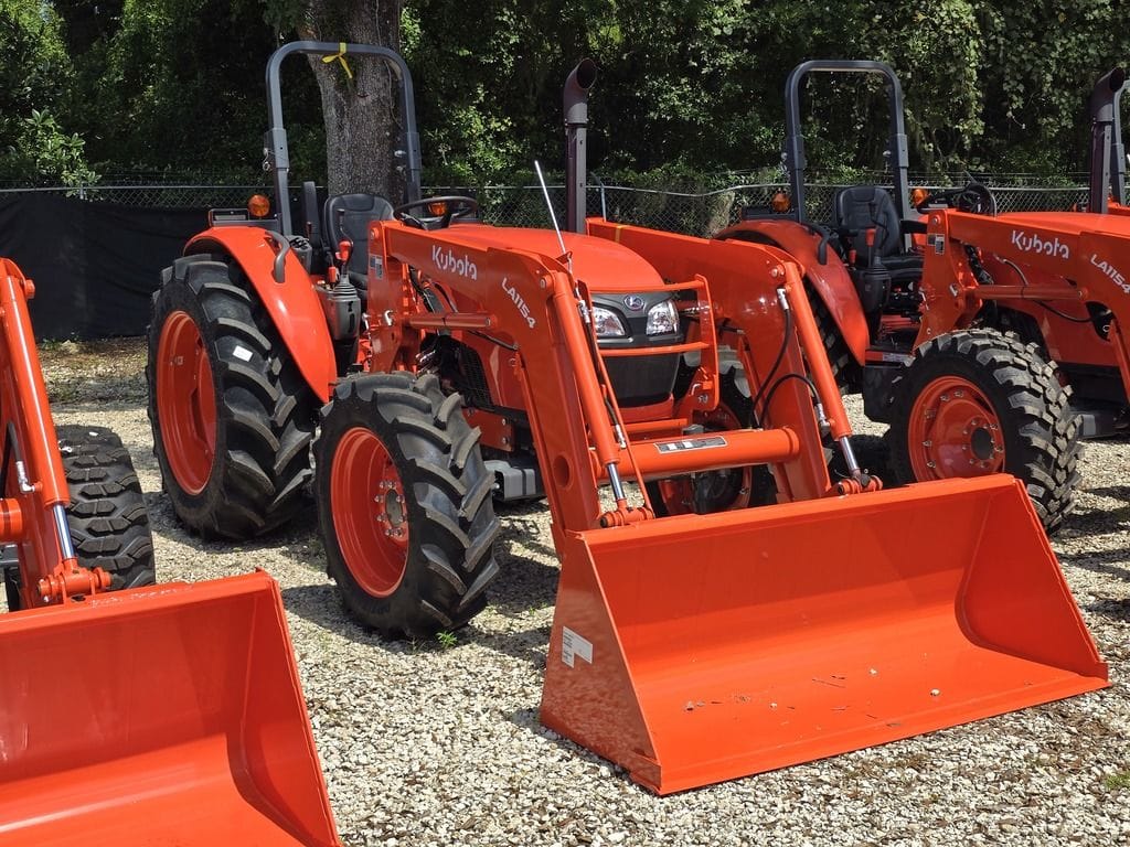 Kubota M7060 Equipment Image0