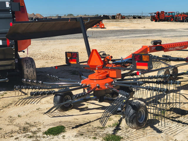 Image of Kubota RA2071T EVO equipment image 4