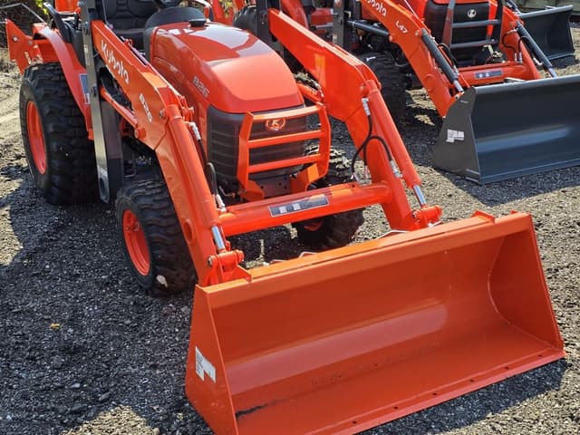 Image of Kubota B26 equipment image 4