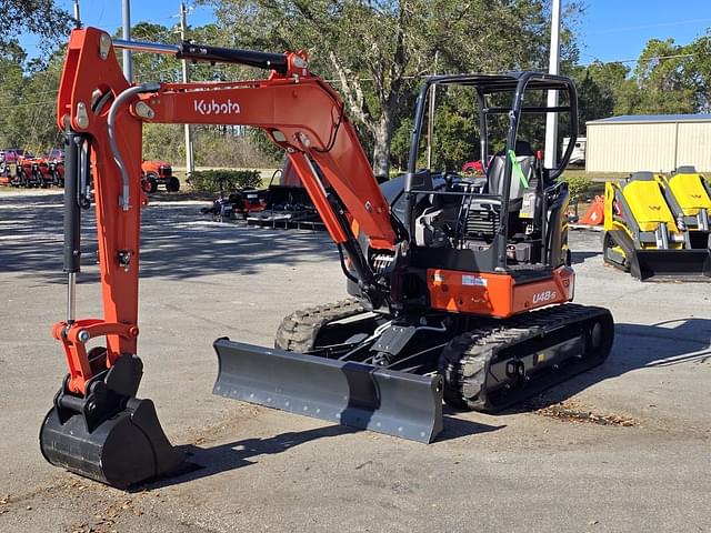 Image of Kubota U48-5 equipment image 1