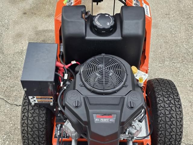 Image of Kubota WHF14NC-36-2 equipment image 4