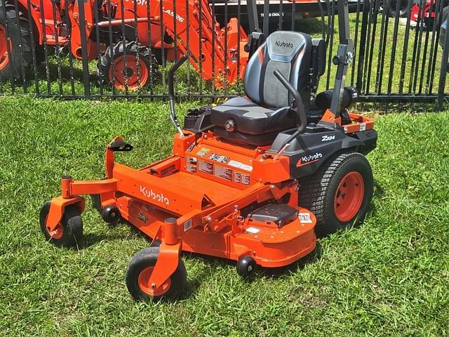 Image of Kubota Z724 equipment image 1