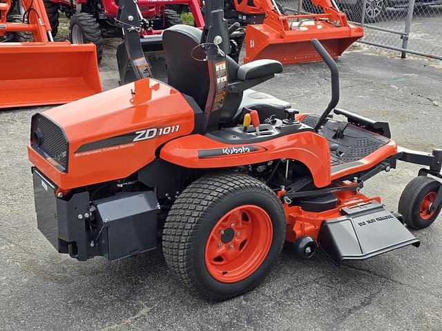 Image of Kubota ZD1011 equipment image 2