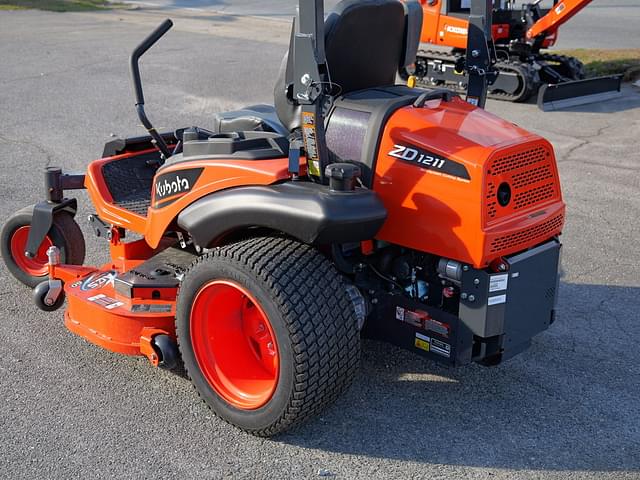 Image of Kubota ZD1211 equipment image 3