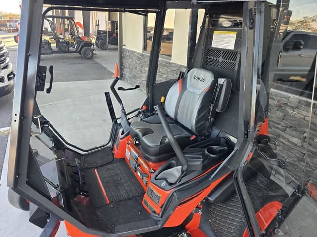 Image of Kubota ZD1211-3-60 equipment image 2