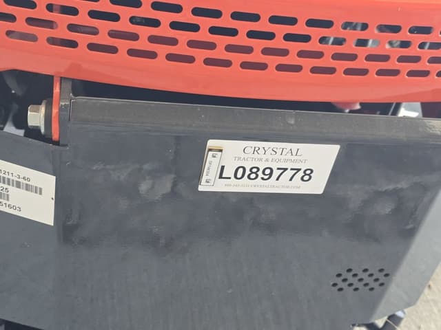 Image of Kubota ZD1211-3-60 equipment image 4