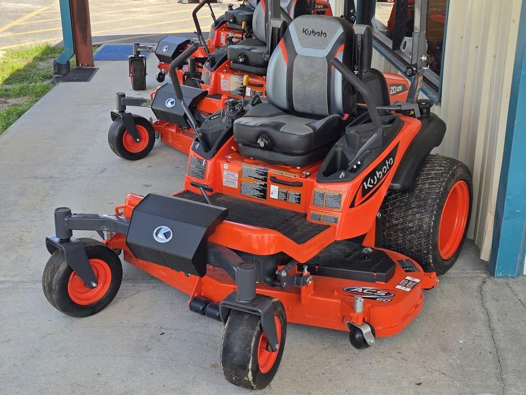 Image of Kubota ZD1211 Image 0