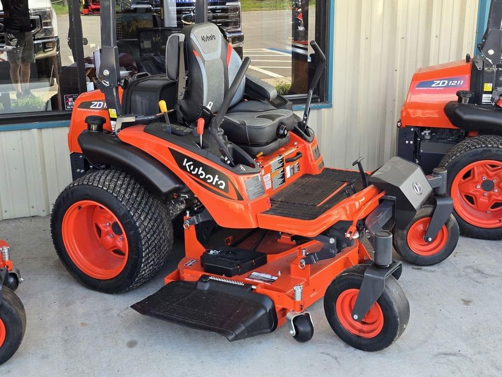 Image of Kubota ZD1211 Image 0