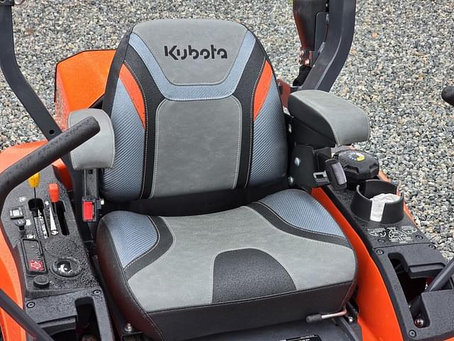 Image of Kubota ZG227 equipment image 4