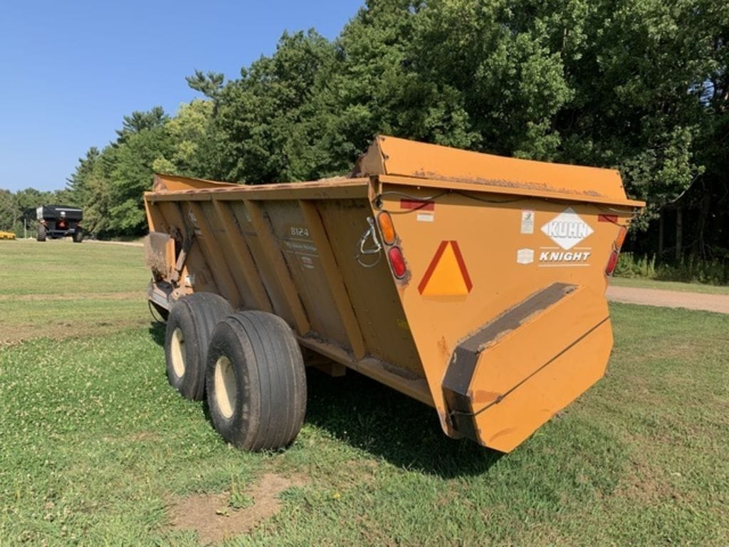 Main image Kuhn Knight 8124