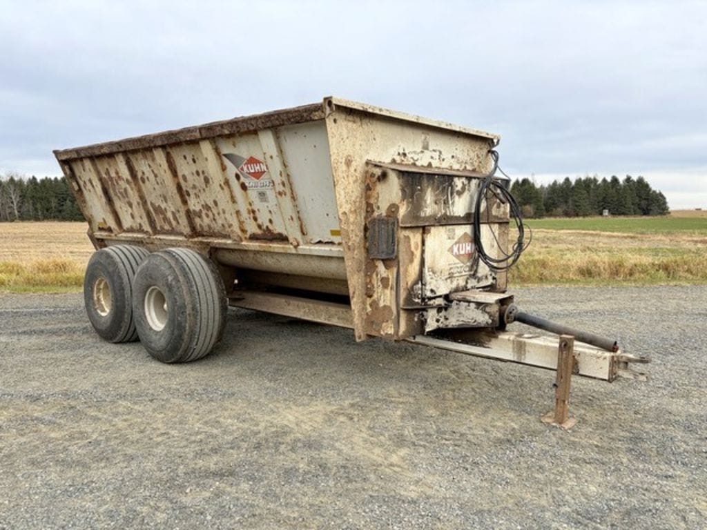 Main image Kuhn Knight 8132