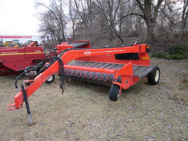 2007 Kuhn Merge-Maxx 300 Equipment Image0