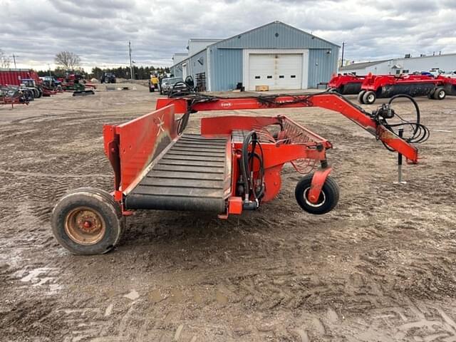 Image of Kuhn Knight MM300 equipment image 2