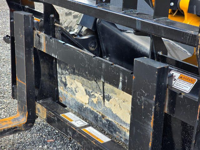 Image of Kubota PFL5648 equipment image 3