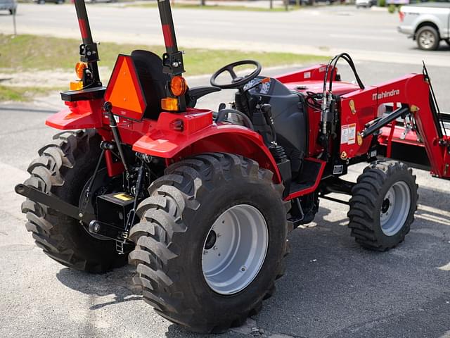 Image of Mahindra 1626 HST equipment image 2