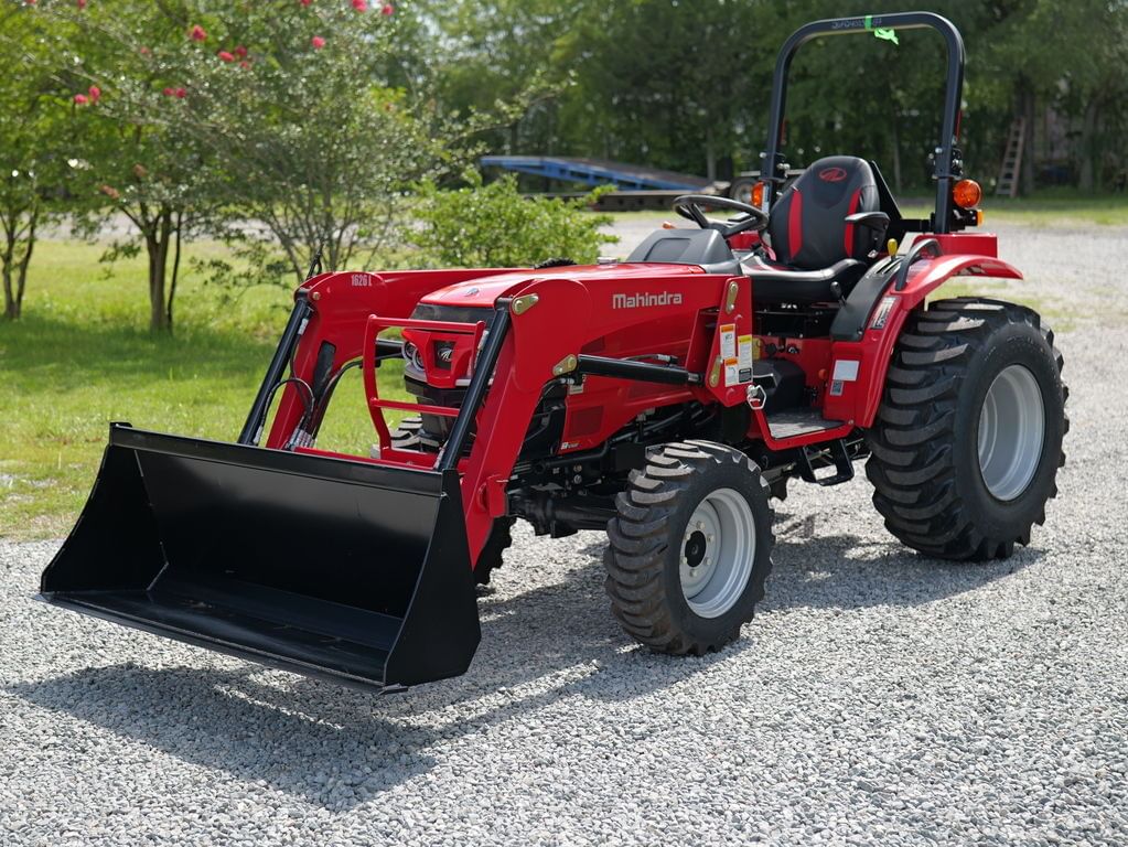 Mahindra 1626 HST Equipment Image0