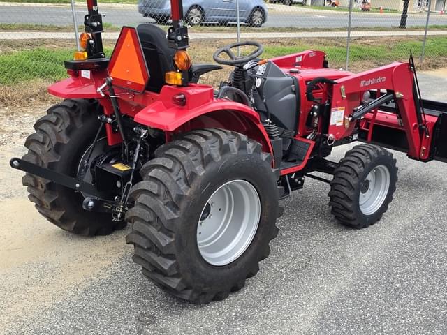 Image of Mahindra 1626 HST equipment image 3