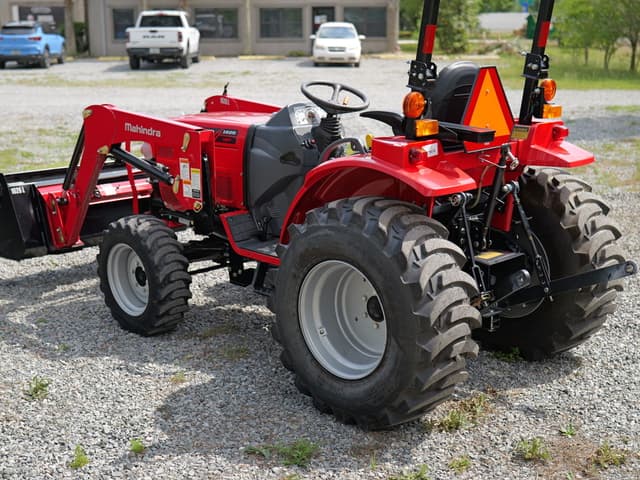 Image of Mahindra 1626 HST equipment image 3