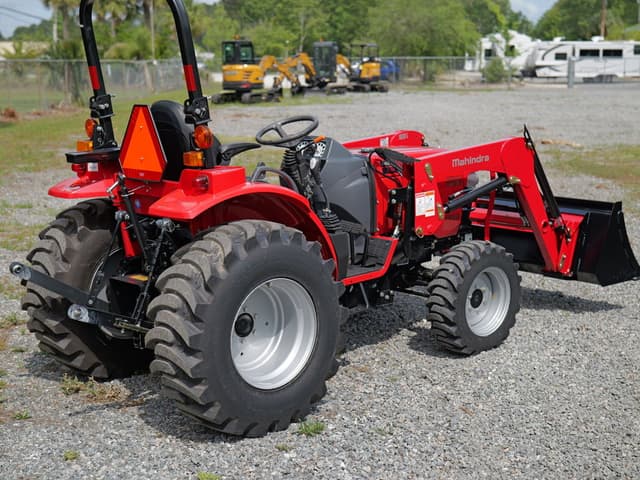 Image of Mahindra 1626 HST equipment image 2